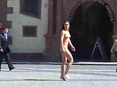 Naked Babe Has Fun In Streets prostitut naked 