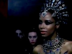 Aaliyah Queen of the Damned co