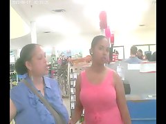 Young Pretty Black Chick Gets Upskirted 