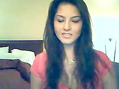Beautiful Hottie Masturbating On Webcam 