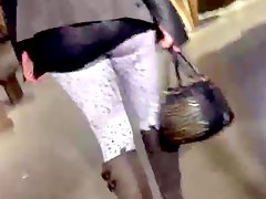 Wife shoping in leggings