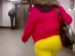 yellow ass walking 