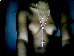 Webcam slut with cross around her neck 