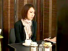 Japanese businesswoman fucked by masseuse