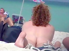Many hotties at the nude beach