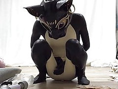 Rubber bastet cums in his latex catsuit with 