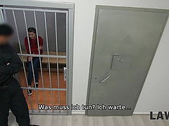 giovani divisa europeo prigione grezzo