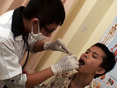 Twink asian jizzes after barebacked by doctor 