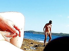 amatriçe dénudé en extérieur à la plage publique sexe