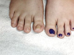 Purple Painted Toes polish removal and painting 
