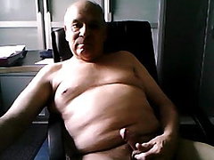 abuelo haciendo una paja, webcam, masturbación, polla enorme