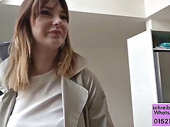 Deutsche Frau zeigt ihr Arsch und bekommt schwanz 