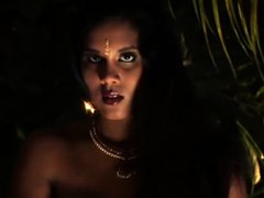 tieten indiaan sexy moeder kleine tieten solo