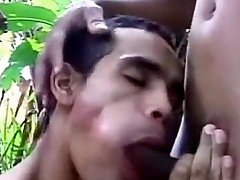 Blowjob outdoors for a Brazilian cock 