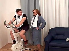 Guy gets off the bike to get sucked by a milf 