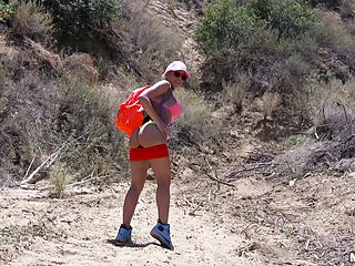 Latina hiker makes outdoor sextape 