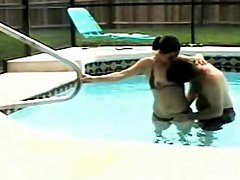 Fucking his horny bikini girlfriend in pool 