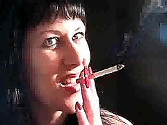 cigarette smoking close up, lèvres, rouge a levres, fascinant