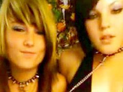 Slutty emos are kissing so sexy on the webcam 