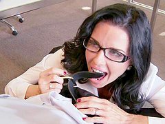 Dark-haired Veronica gets cum on glasses 