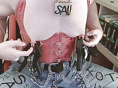 travelo sado-maso, énormes seins, webcam